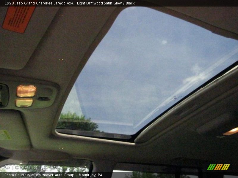 Light Driftwood Satin Glow / Black 1998 Jeep Grand Cherokee Laredo 4x4