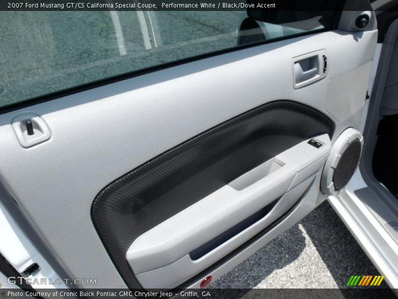 Door Panel of 2007 Mustang GT/CS California Special Coupe