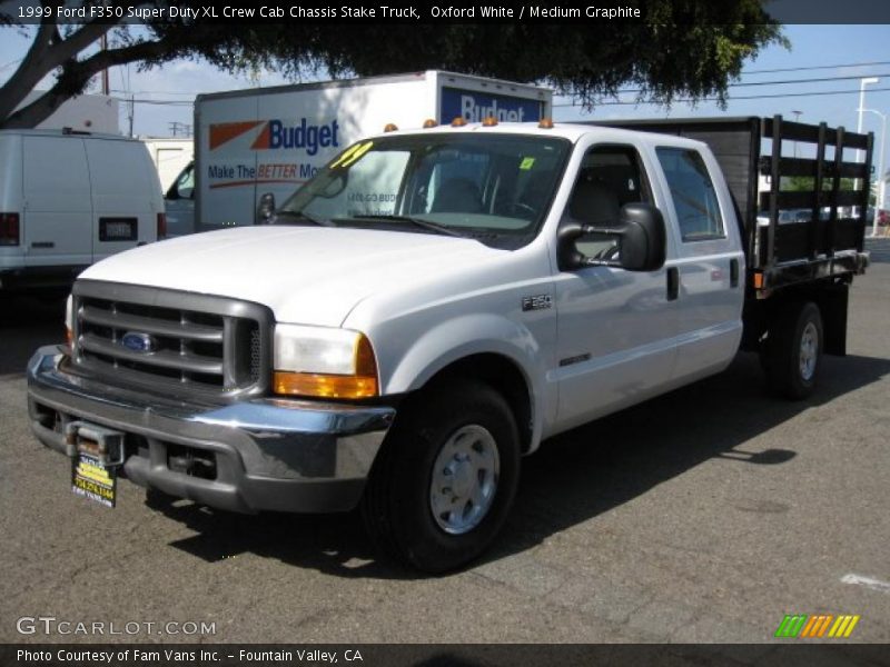 Oxford White / Medium Graphite 1999 Ford F350 Super Duty XL Crew Cab Chassis Stake Truck