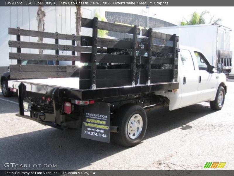 Oxford White / Medium Graphite 1999 Ford F350 Super Duty XL Crew Cab Chassis Stake Truck