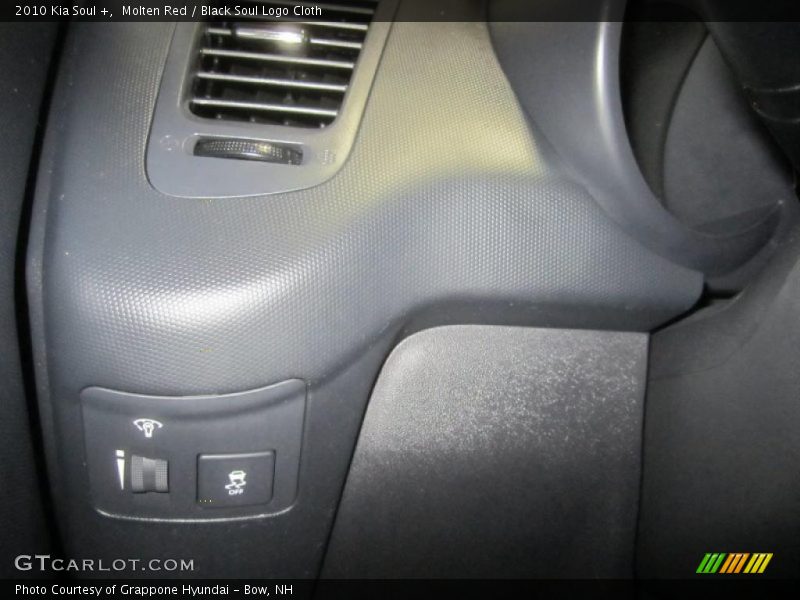 Molten Red / Black Soul Logo Cloth 2010 Kia Soul +