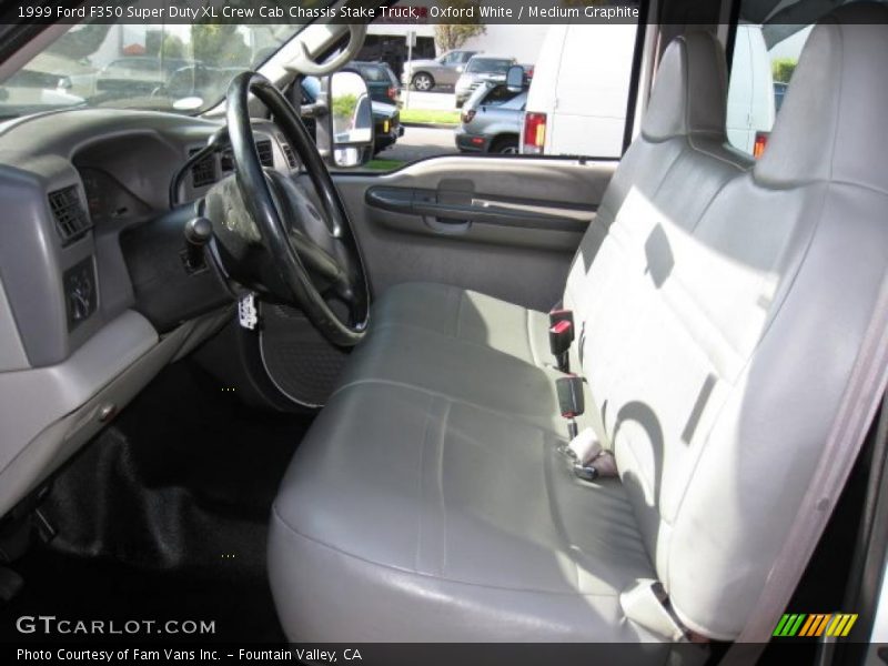 Oxford White / Medium Graphite 1999 Ford F350 Super Duty XL Crew Cab Chassis Stake Truck