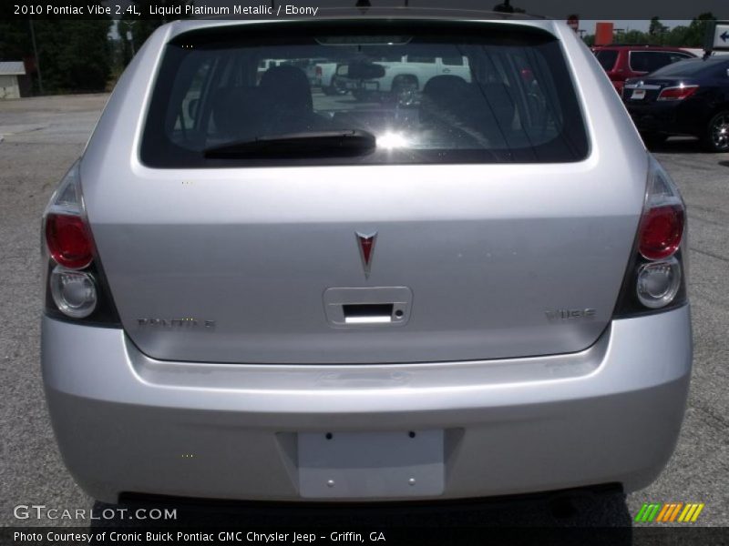 Liquid Platinum Metallic / Ebony 2010 Pontiac Vibe 2.4L