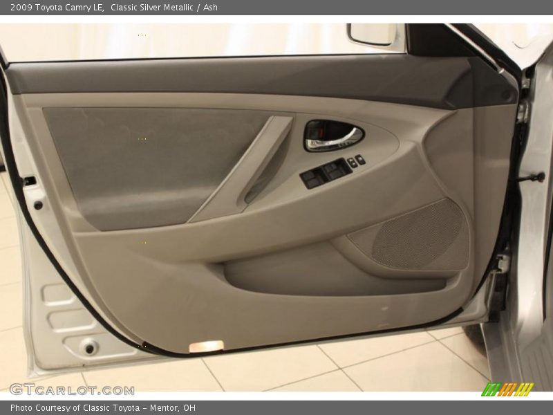 Classic Silver Metallic / Ash 2009 Toyota Camry LE