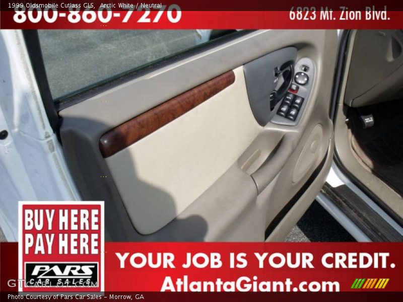 Arctic White / Neutral 1999 Oldsmobile Cutlass GLS