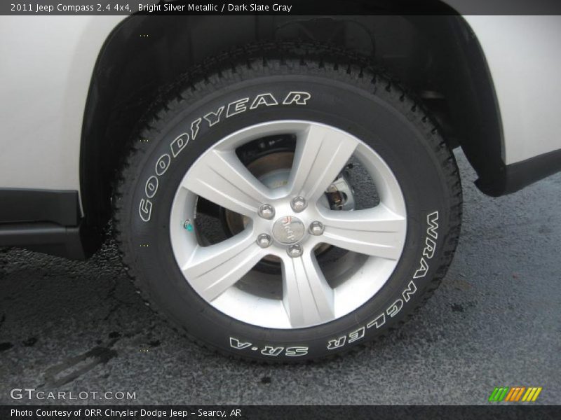 Bright Silver Metallic / Dark Slate Gray 2011 Jeep Compass 2.4 4x4