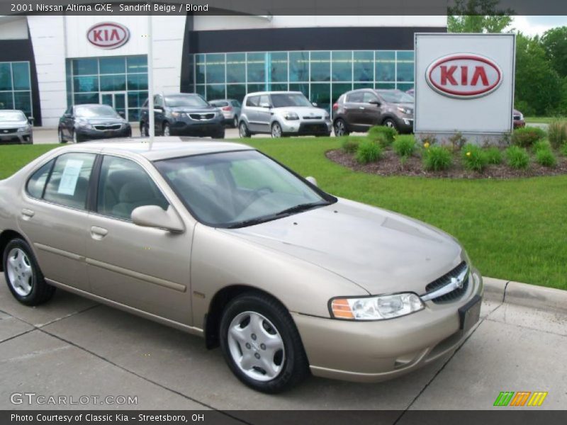 Sandrift Beige / Blond 2001 Nissan Altima GXE