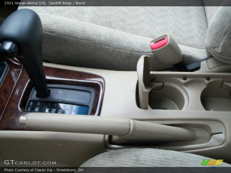 Sandrift Beige / Blond 2001 Nissan Altima GXE