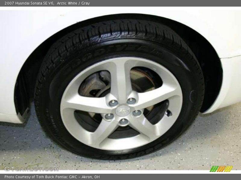 Arctic White / Gray 2007 Hyundai Sonata SE V6