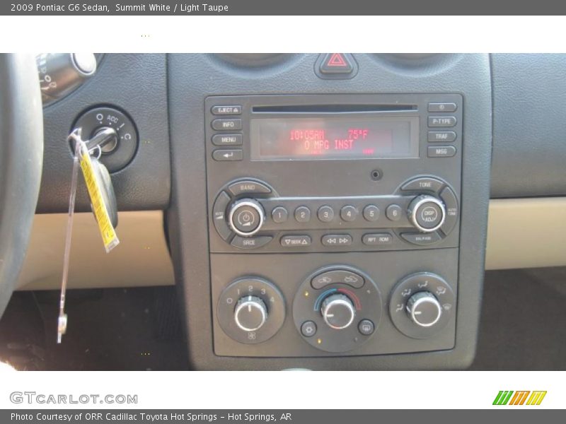 Summit White / Light Taupe 2009 Pontiac G6 Sedan