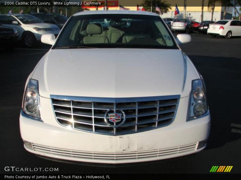 White Lightning / Cashmere 2006 Cadillac DTS Luxury