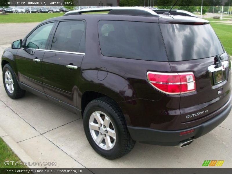 Garnet / Black 2008 Saturn Outlook XR