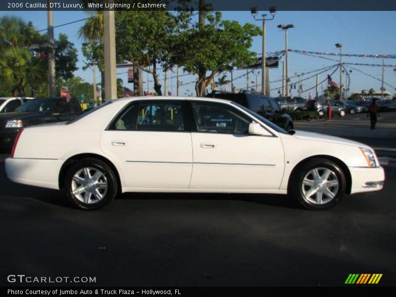 White Lightning / Cashmere 2006 Cadillac DTS Luxury