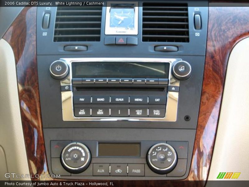 White Lightning / Cashmere 2006 Cadillac DTS Luxury