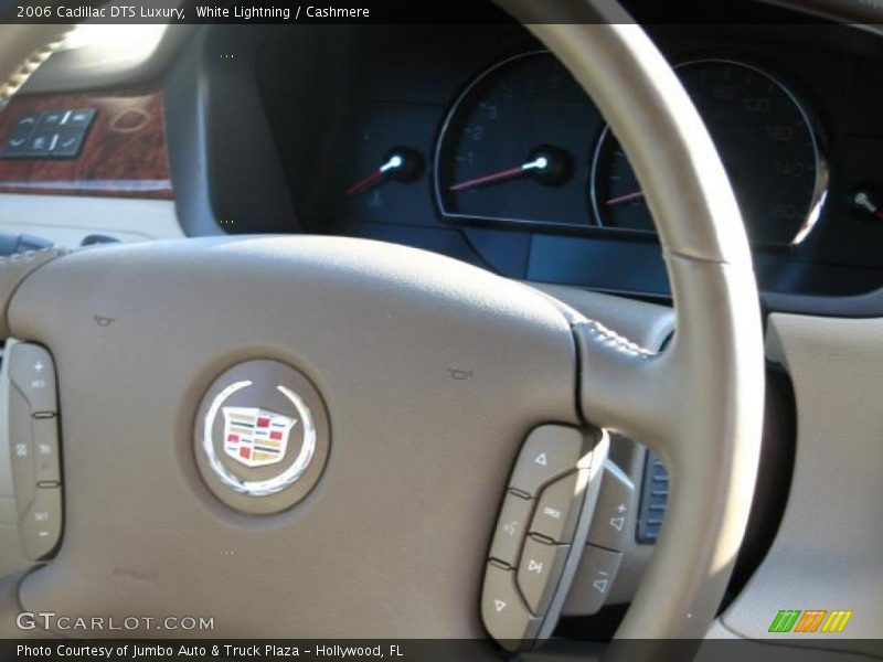 White Lightning / Cashmere 2006 Cadillac DTS Luxury