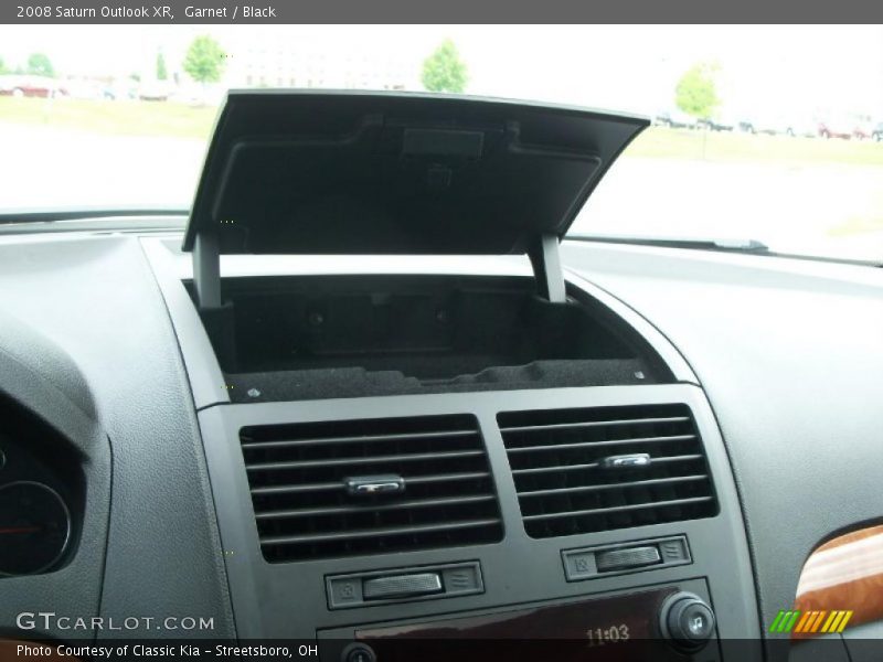 Garnet / Black 2008 Saturn Outlook XR