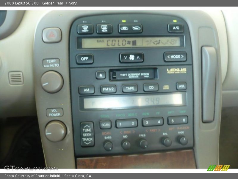 Golden Pearl / Ivory 2000 Lexus SC 300
