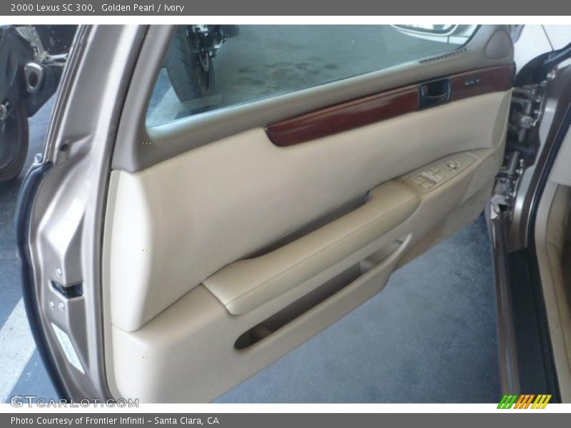 Golden Pearl / Ivory 2000 Lexus SC 300