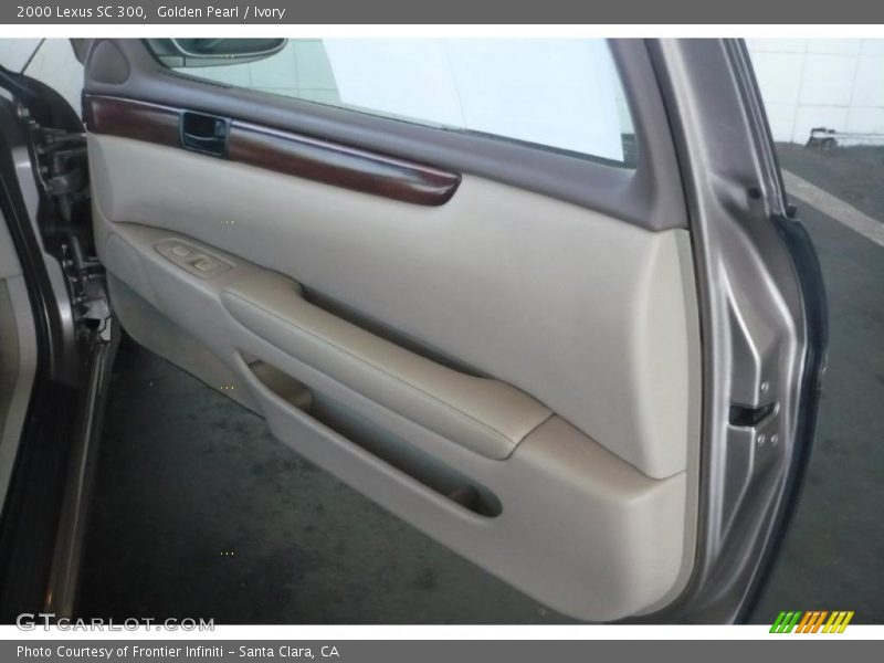 Golden Pearl / Ivory 2000 Lexus SC 300