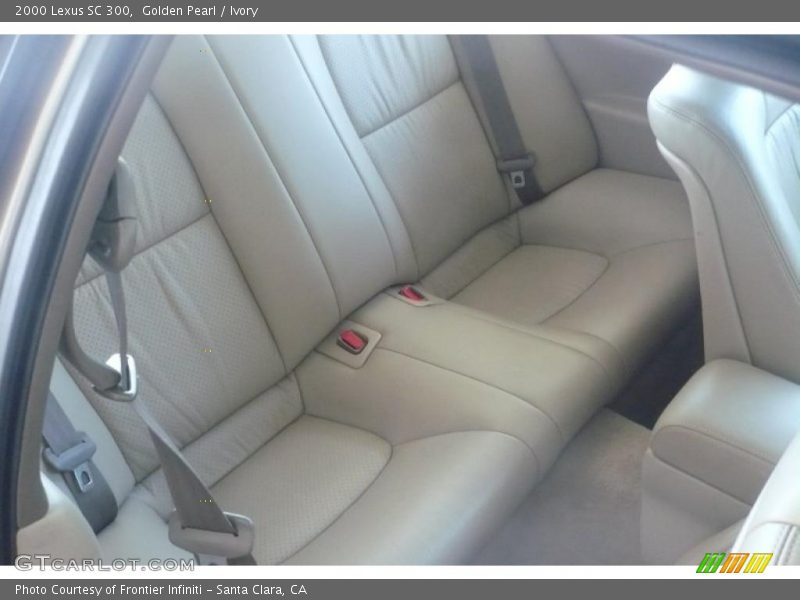 Golden Pearl / Ivory 2000 Lexus SC 300