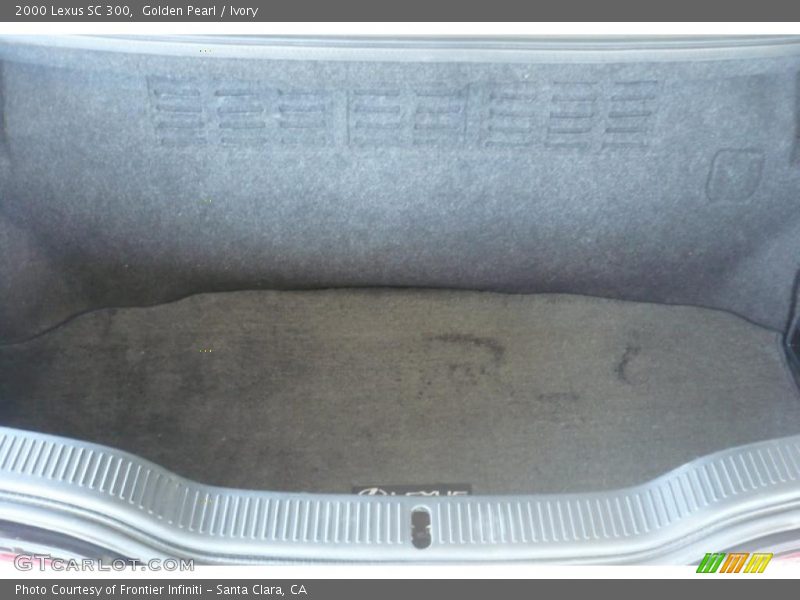 Golden Pearl / Ivory 2000 Lexus SC 300
