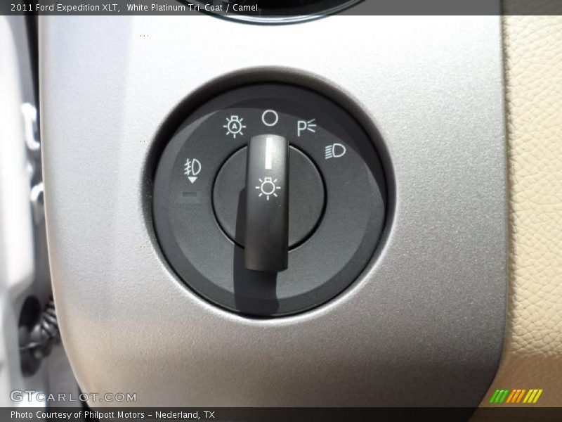 White Platinum Tri-Coat / Camel 2011 Ford Expedition XLT