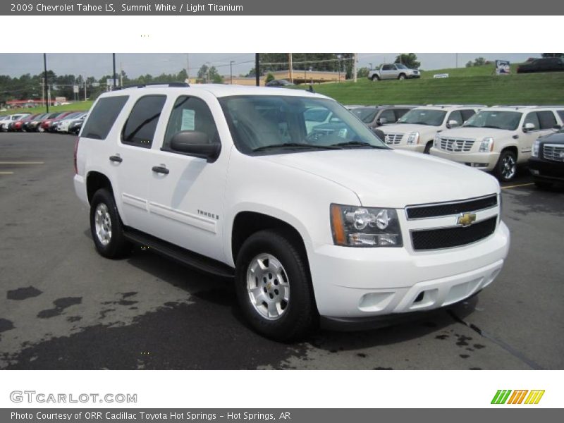 Front 3/4 View of 2009 Tahoe LS