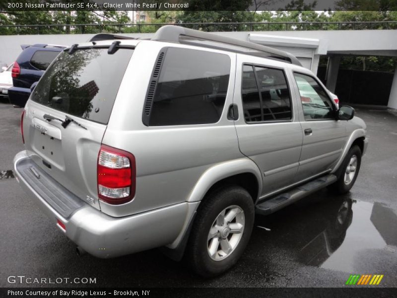 Glacier White Pearl / Charcoal 2003 Nissan Pathfinder SE 4x4