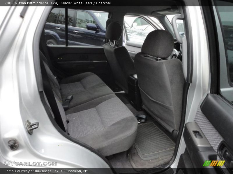 Glacier White Pearl / Charcoal 2003 Nissan Pathfinder SE 4x4