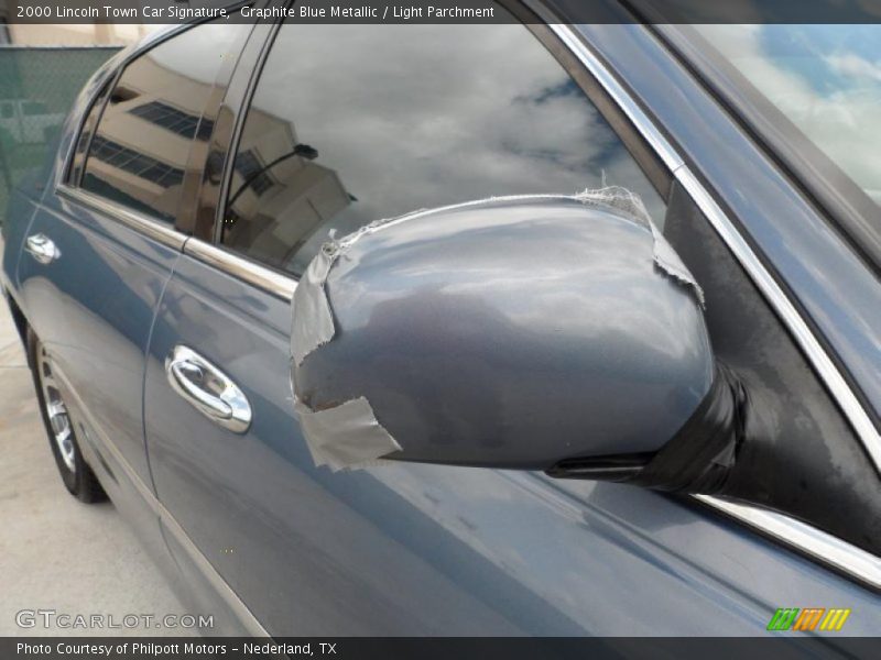 Graphite Blue Metallic / Light Parchment 2000 Lincoln Town Car Signature
