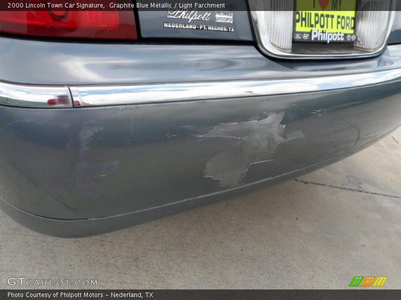 Graphite Blue Metallic / Light Parchment 2000 Lincoln Town Car Signature