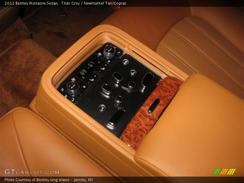 Controls of 2011 Mulsanne Sedan