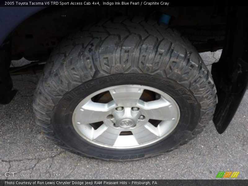 Indigo Ink Blue Pearl / Graphite Gray 2005 Toyota Tacoma V6 TRD Sport Access Cab 4x4