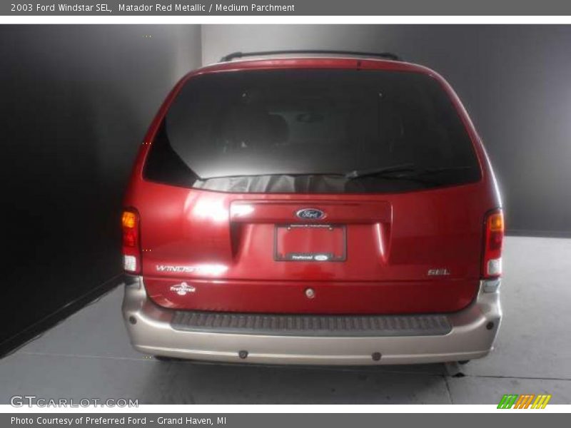Matador Red Metallic / Medium Parchment 2003 Ford Windstar SEL