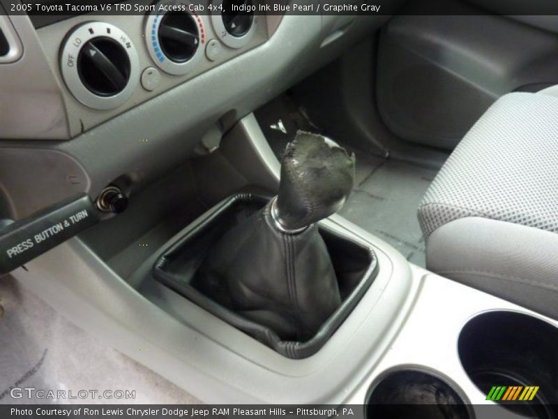 Indigo Ink Blue Pearl / Graphite Gray 2005 Toyota Tacoma V6 TRD Sport Access Cab 4x4