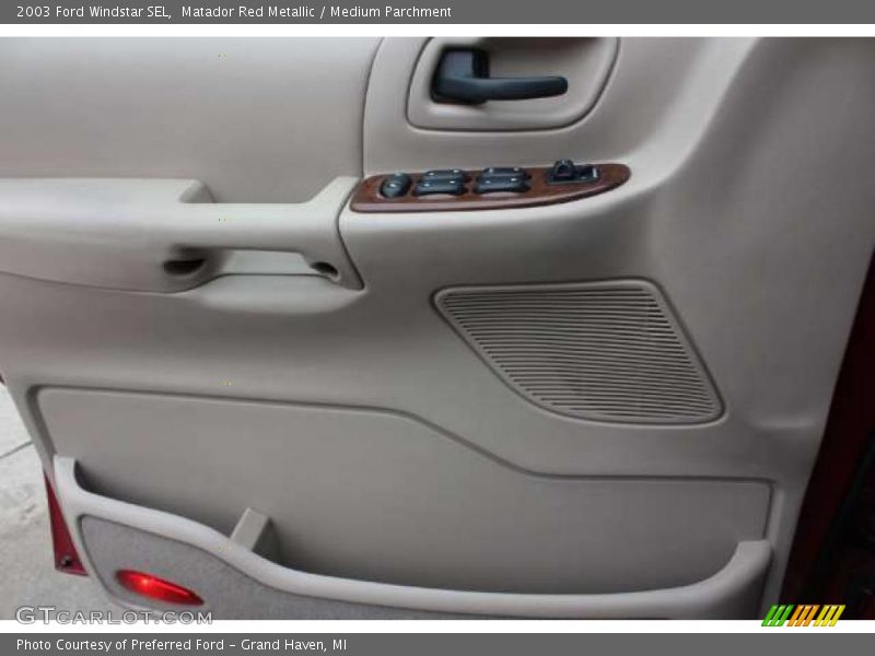 Matador Red Metallic / Medium Parchment 2003 Ford Windstar SEL