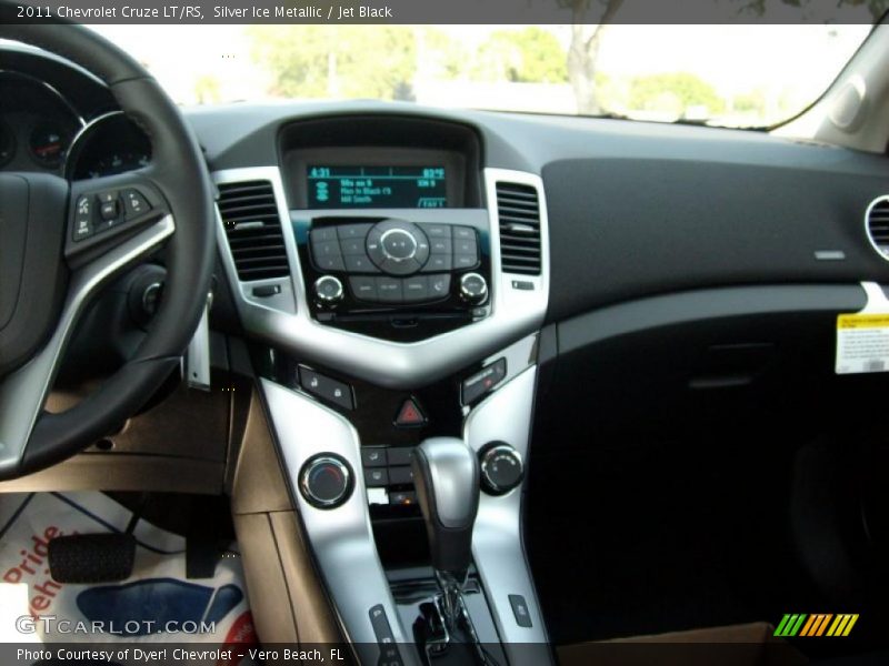 Silver Ice Metallic / Jet Black 2011 Chevrolet Cruze LT/RS