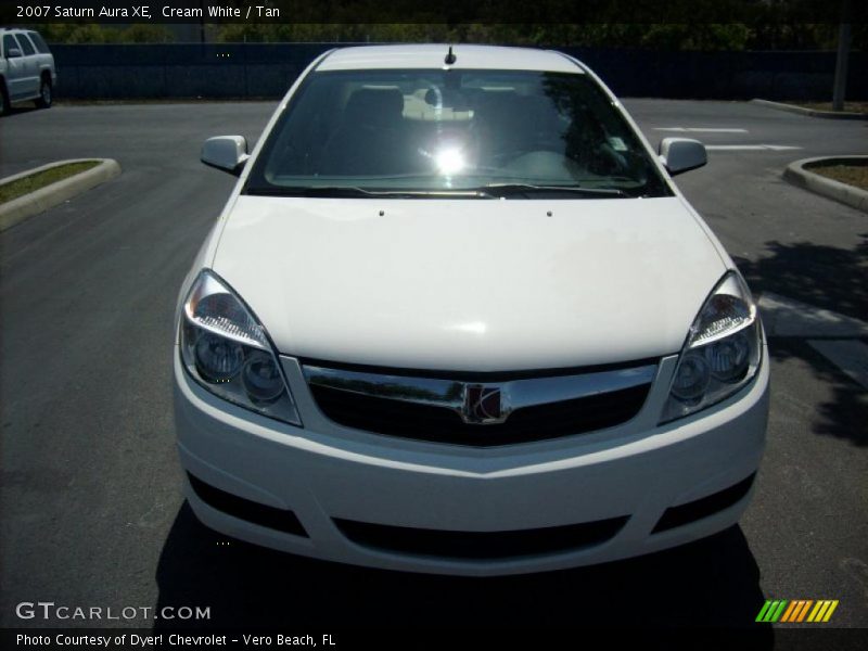Cream White / Tan 2007 Saturn Aura XE