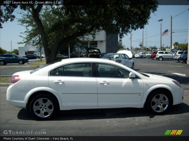 Cream White / Tan 2007 Saturn Aura XE