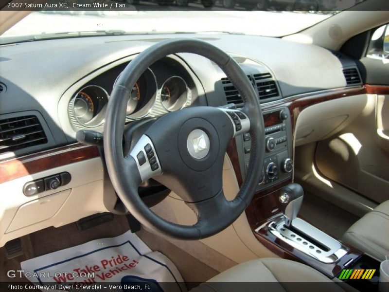 Cream White / Tan 2007 Saturn Aura XE