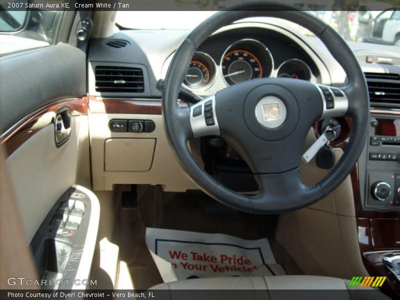 Cream White / Tan 2007 Saturn Aura XE
