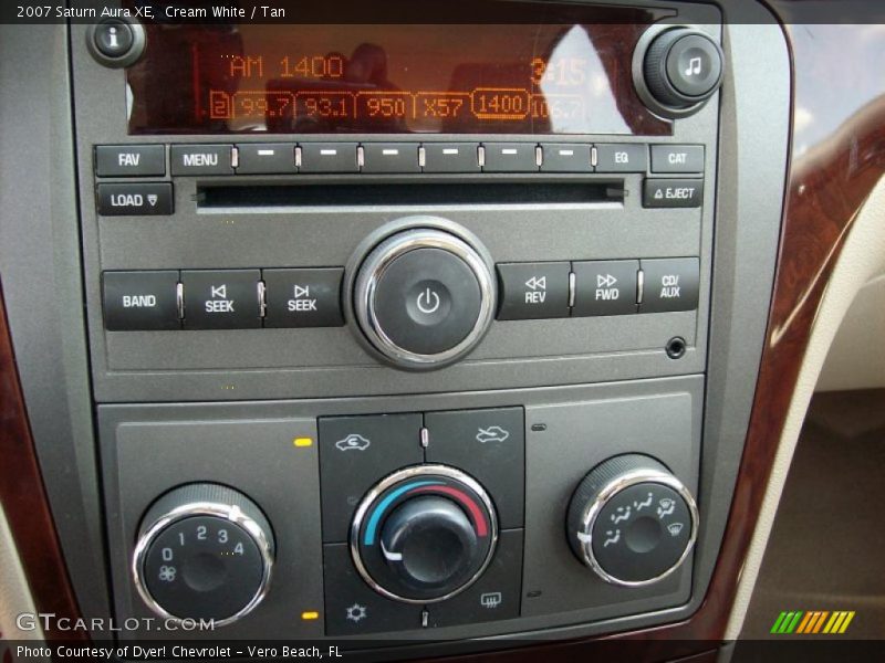 Cream White / Tan 2007 Saturn Aura XE
