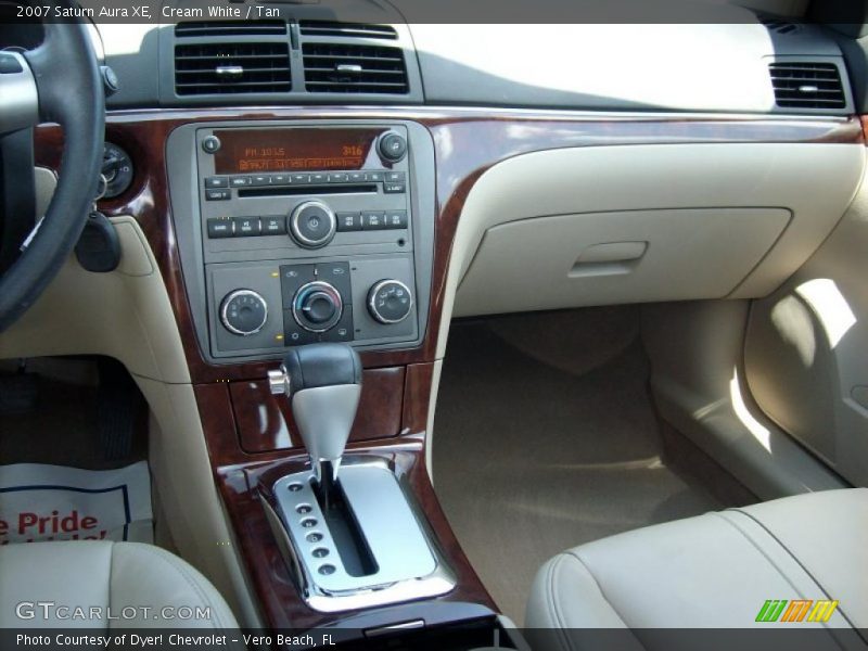 Cream White / Tan 2007 Saturn Aura XE