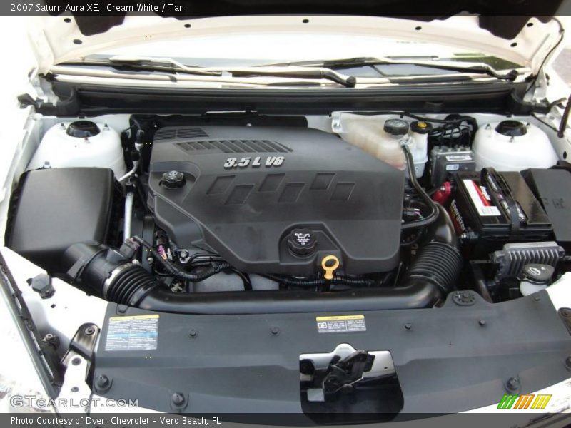 Cream White / Tan 2007 Saturn Aura XE
