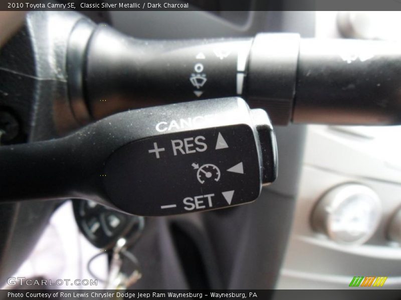 Classic Silver Metallic / Dark Charcoal 2010 Toyota Camry SE