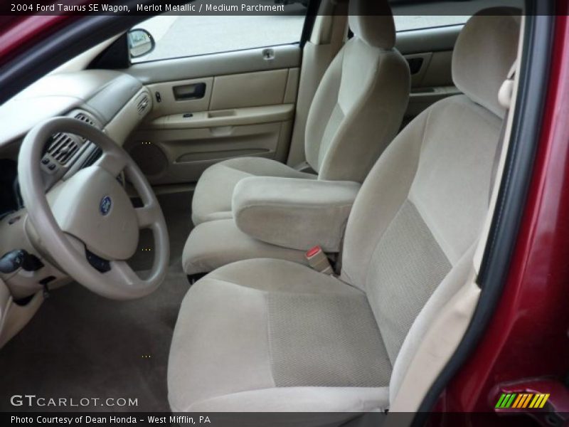  2004 Taurus SE Wagon Medium Parchment Interior