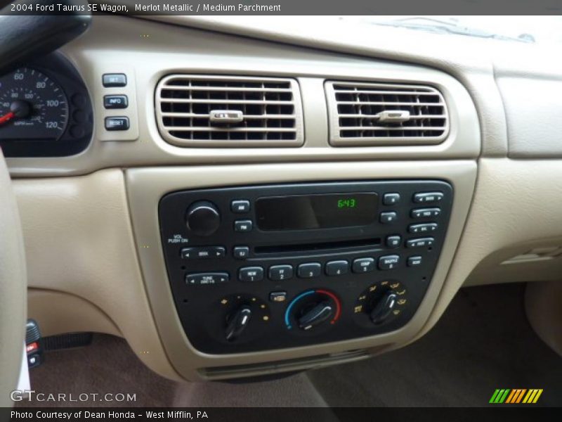 Controls of 2004 Taurus SE Wagon