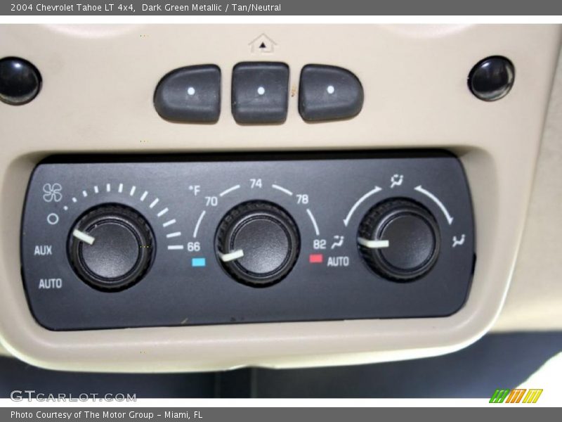 Dark Green Metallic / Tan/Neutral 2004 Chevrolet Tahoe LT 4x4