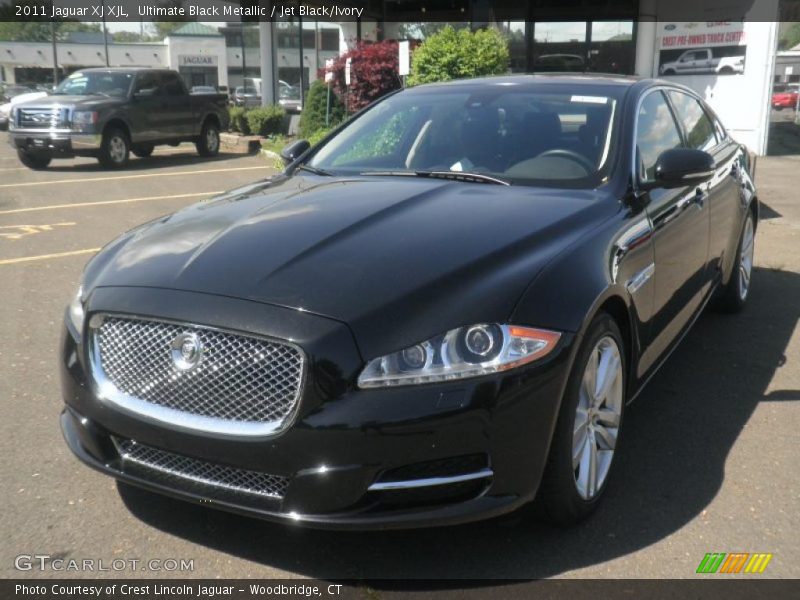 Front 3/4 View of 2011 XJ XJL
