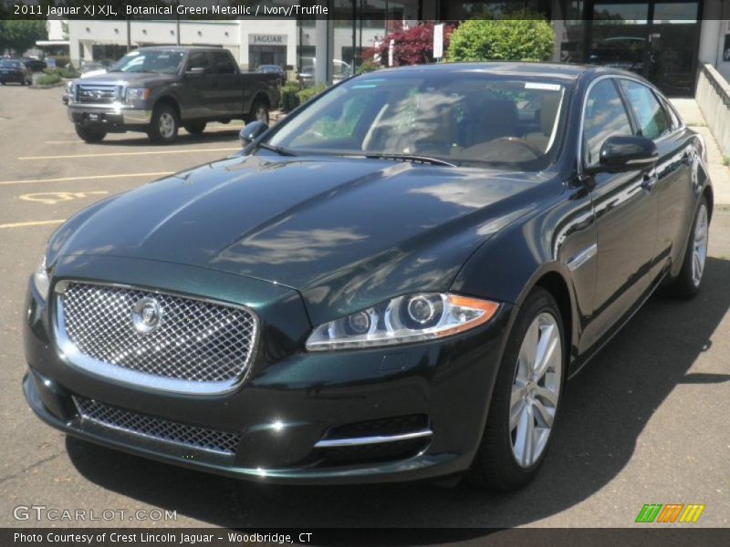 Front 3/4 View of 2011 XJ XJL